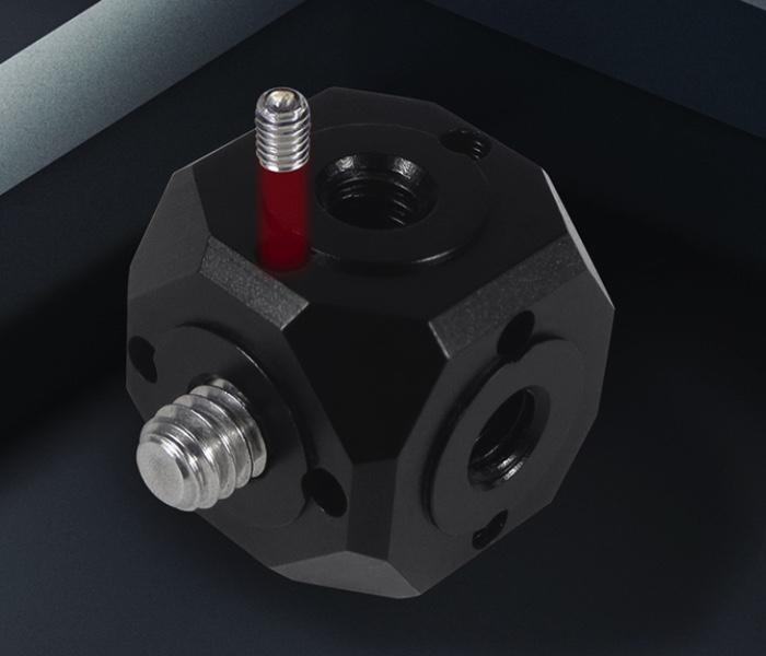 Adaptér se šroubovým otvorem 1/4 palce