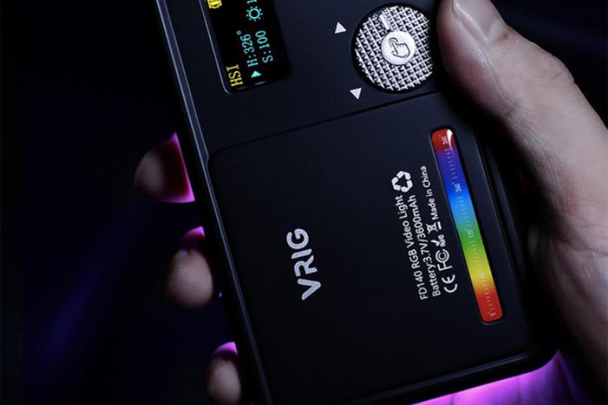 Nastavitelné RGB LED světlo s OLED obrazovkou (vč baterie)