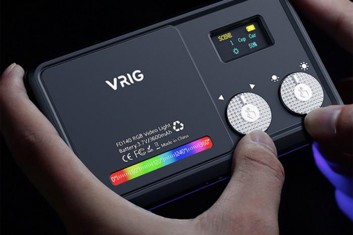 Nastavitelné RGB LED světlo s OLED obrazovkou (vč baterie)