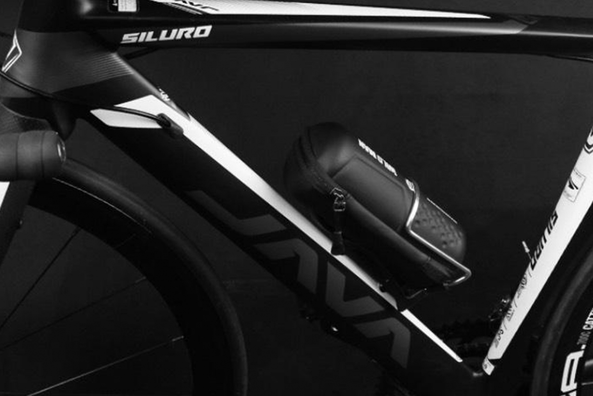 Tvrdé PU pouzdro na láhev na vodu