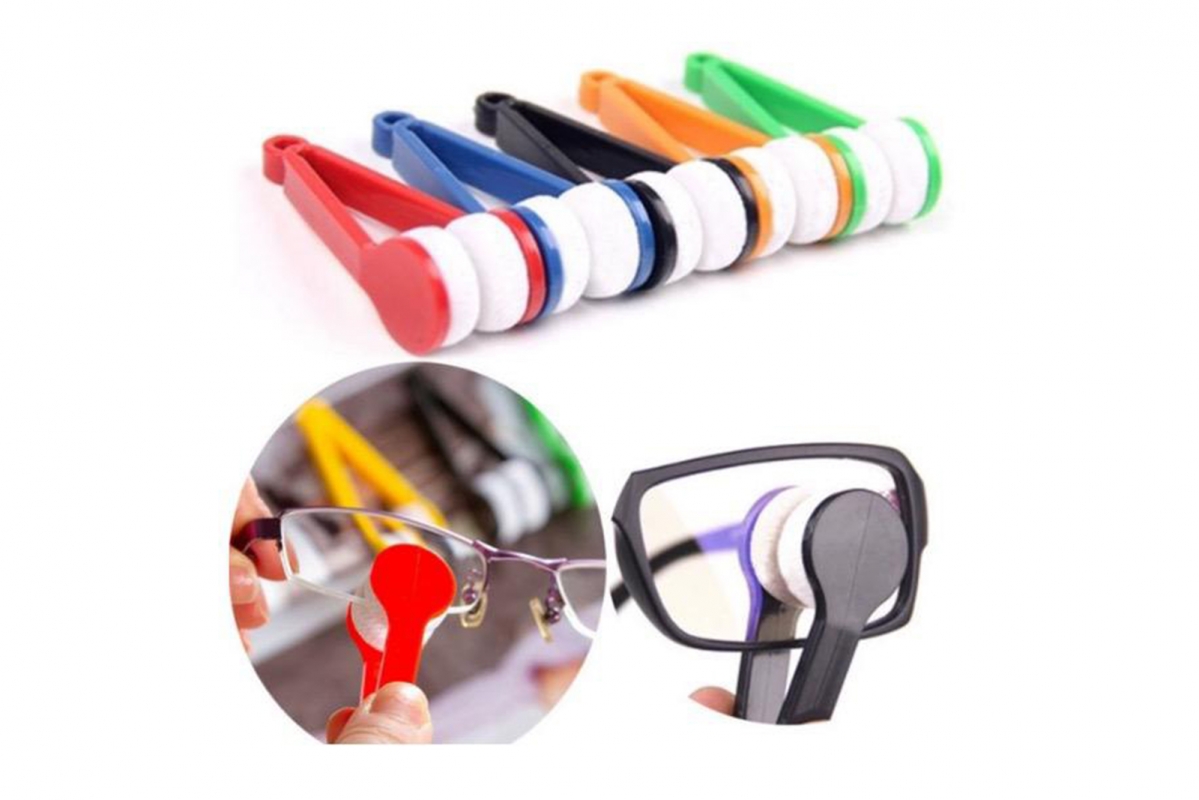 Čistící kartáček na brýle