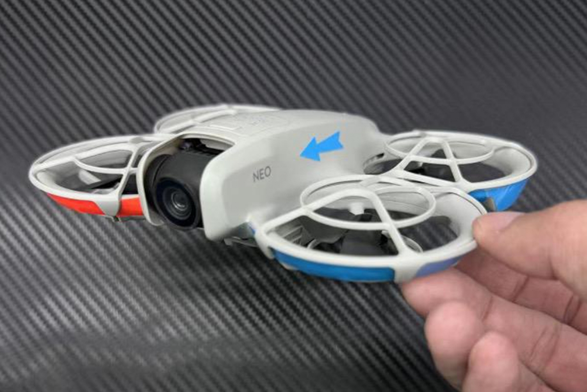 DJI NEO - Noční fluorescenční nálepka