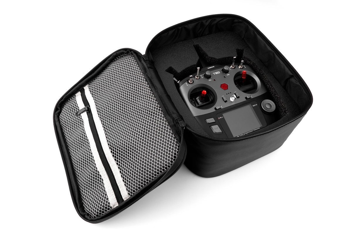 Vysílač T16D s přijímačem R16F,