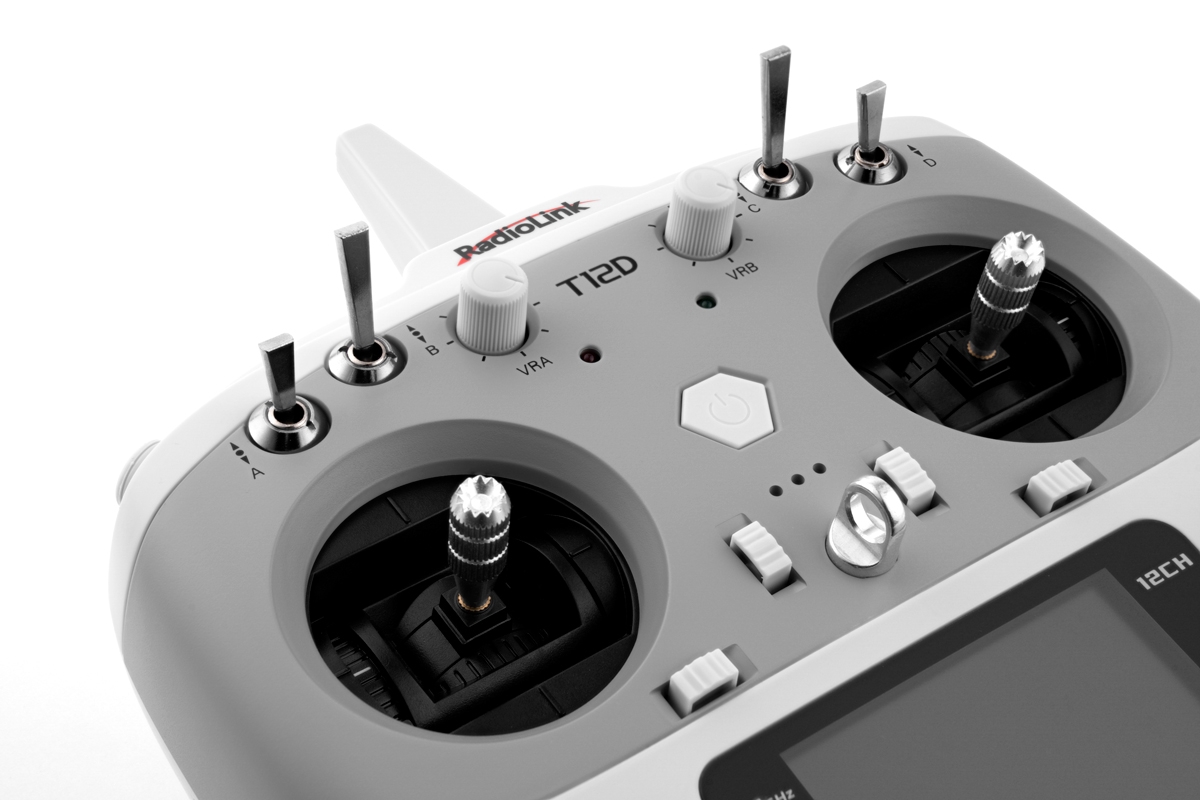 Vysílač T12D s přijímačem R12F,