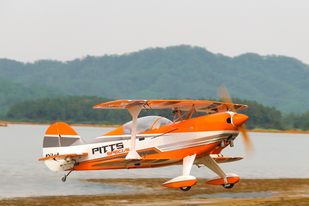 73" Pitts S2B Oranžový (1,85m)