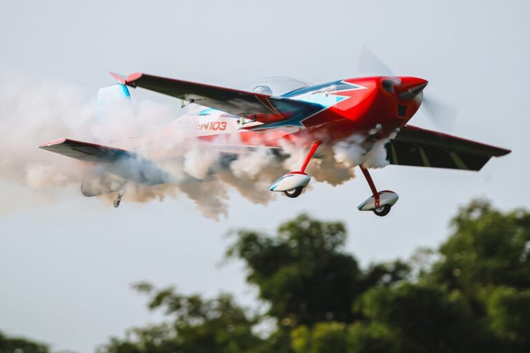 103" Raven (2,62m) 120cc Červená-Modrá