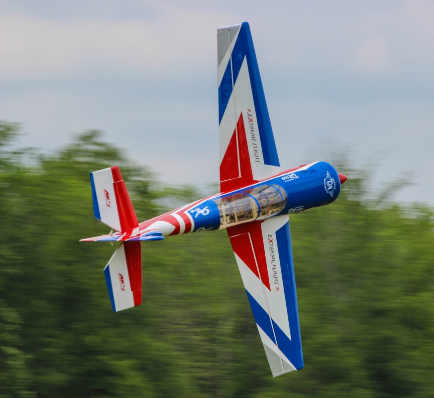 110" Yak 54 EXP červená/bílá 2,79m