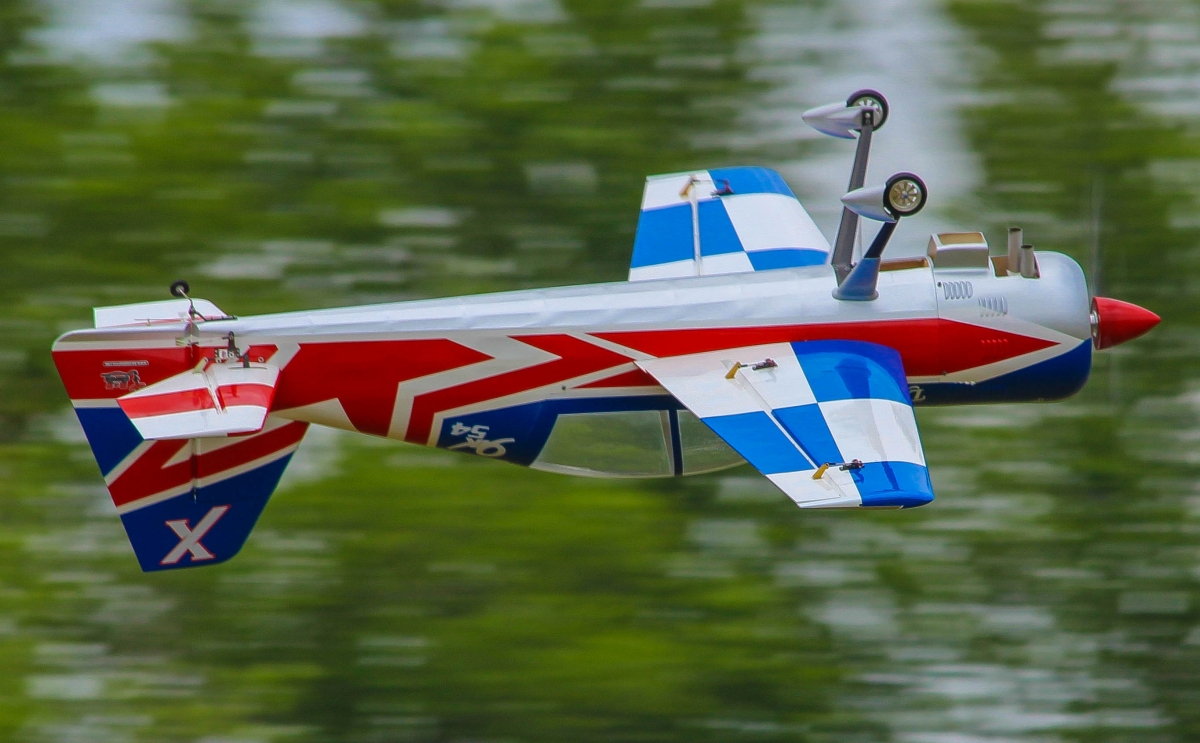 110" Yak 54 EXP červená/bílá 2,79m