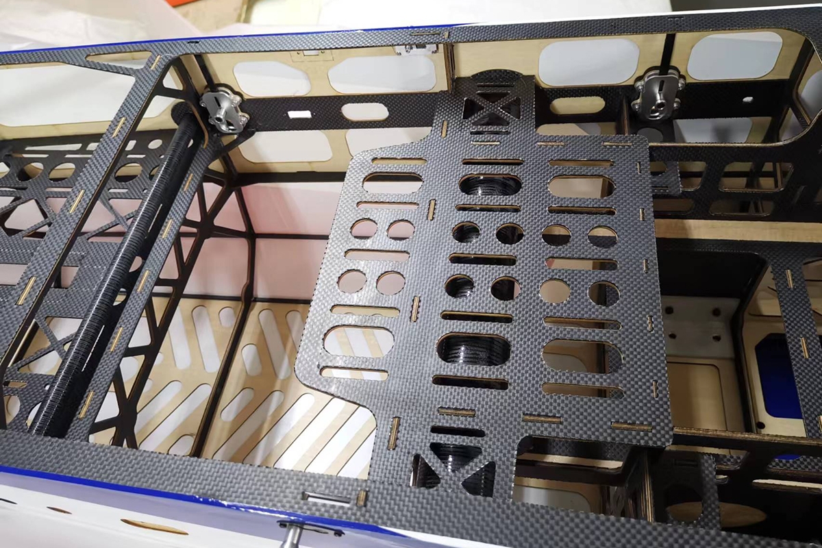 125" Extra 300 V4 Plus - Oranžová/Bílá 3,35m