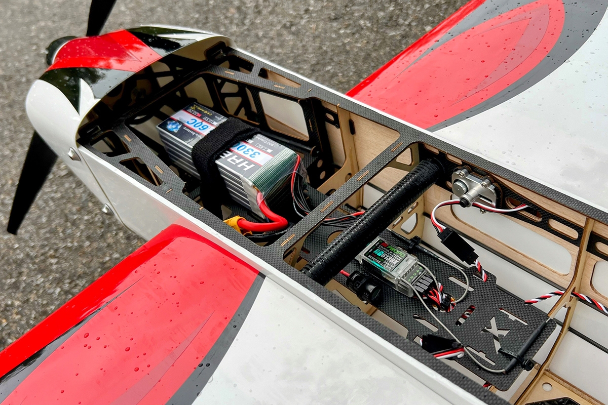 60" Edge 540T V2 EXP PLUS - Červená/Černá 1,52m