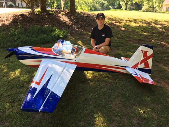 105.5" Slick 580 EXP - červená/bílá/modrá 2,67m