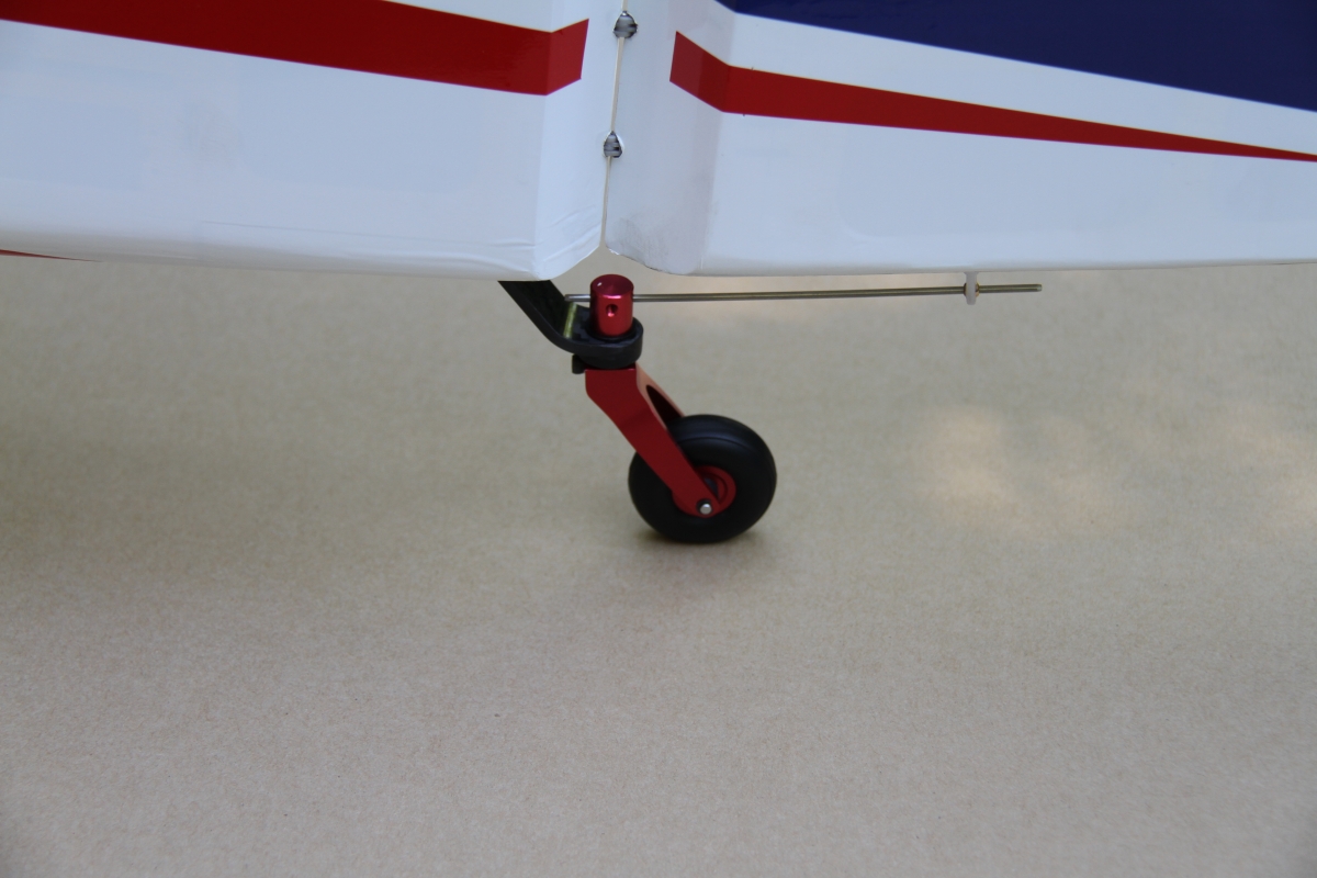 105.5" Slick 580 EXP - červená/bílá/modrá 2,67m