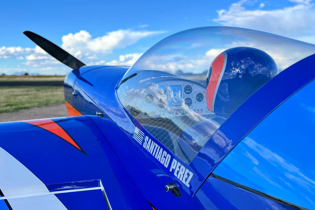 105,5" Slick 580 EXP V2 - Bílá/Modrá/Oranžová 2,67m