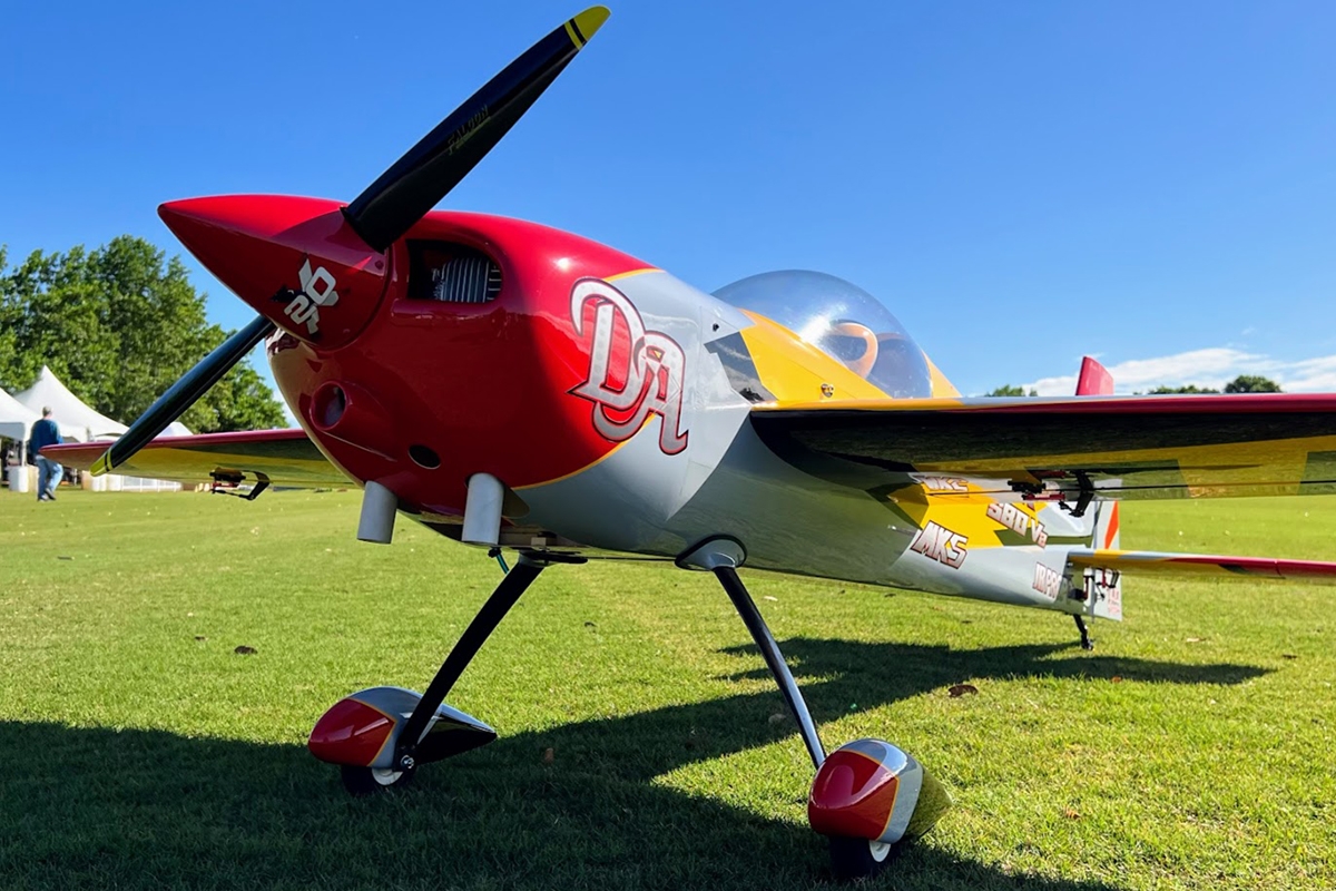 105,5" Slick 580 EXP V2 - Žlutá/Červená/Šedá 2,67m