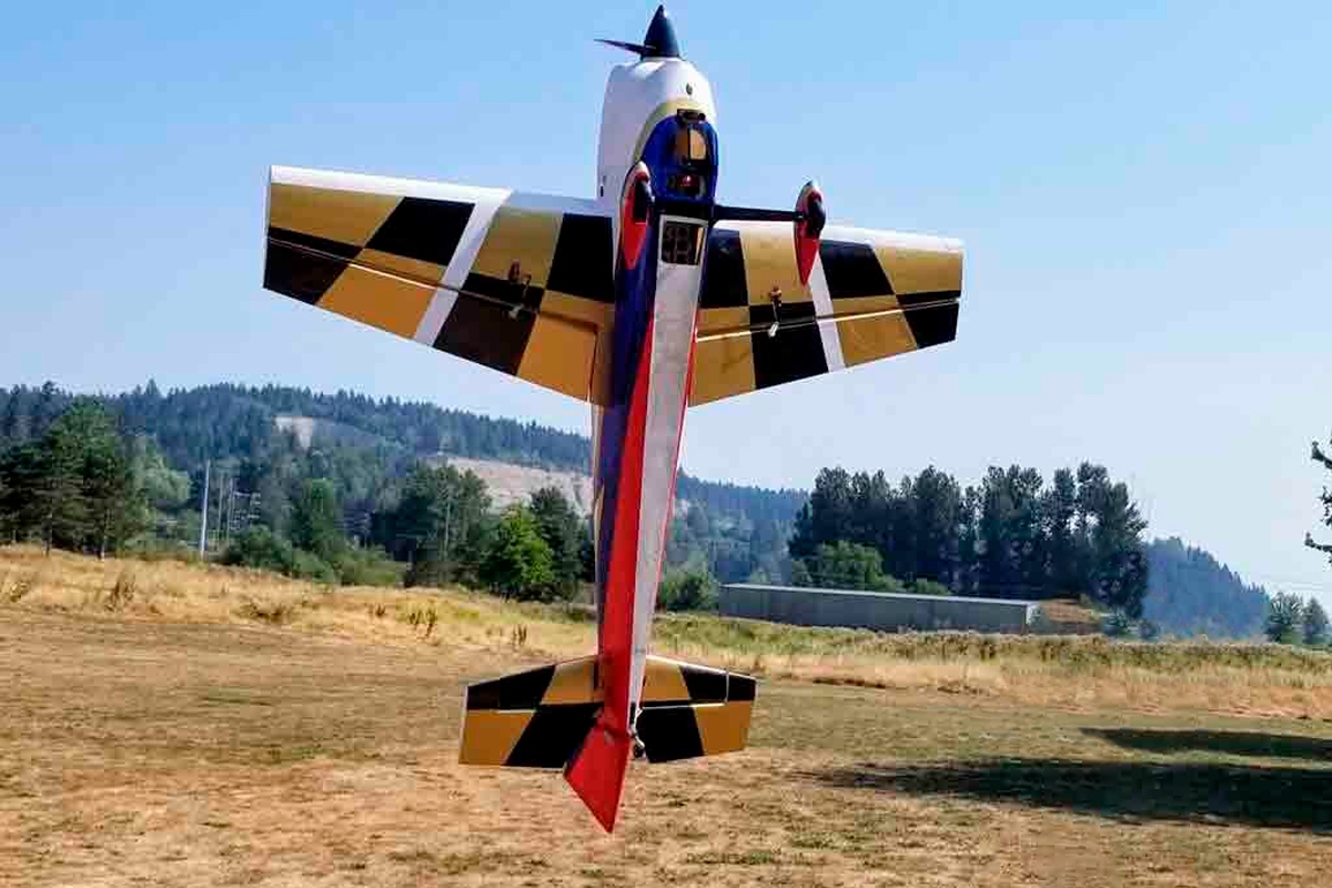 92" Edge 540 V2 - Červená/Bílá/Modrá 2,33m