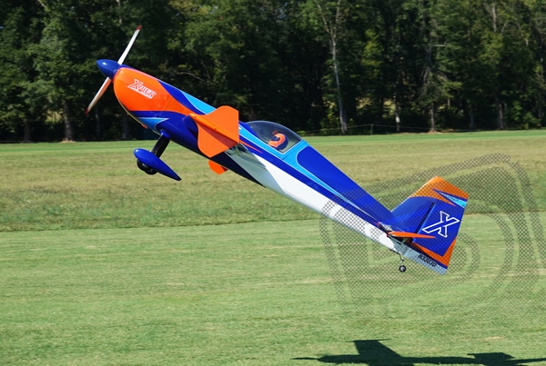 95" Extra 330S - Modrá/Bílá 2,41m