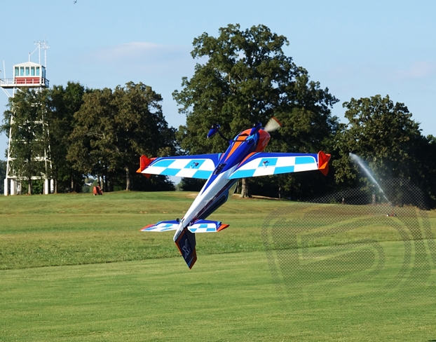 95" Extra 330S - Modrá/Bílá 2,41m