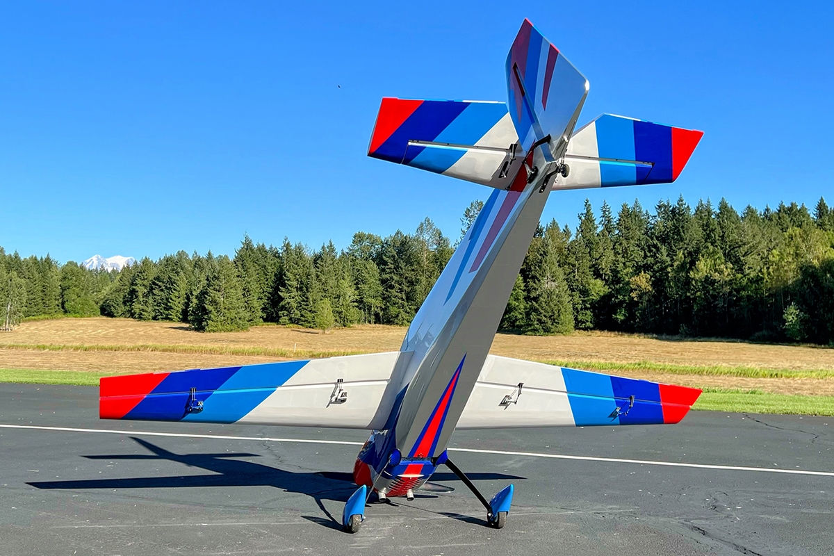 104" Laser EXP V2 PLUS - Červená/Modrá/Bílá 2,69m