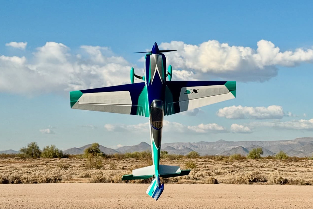 103" Extra SX ARF - červená 2,61m
