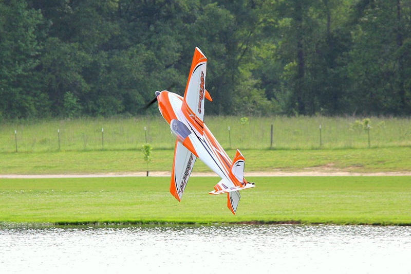 105" Laser 230z ARF - oranžová 2,66m