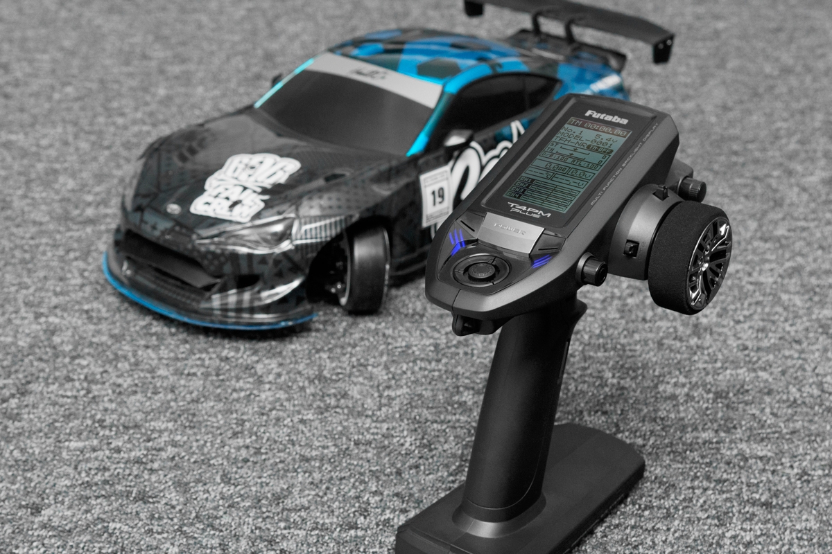 Futaba 4PM Plus T-FHSS, 3x přijímač R304SB s telemetrií