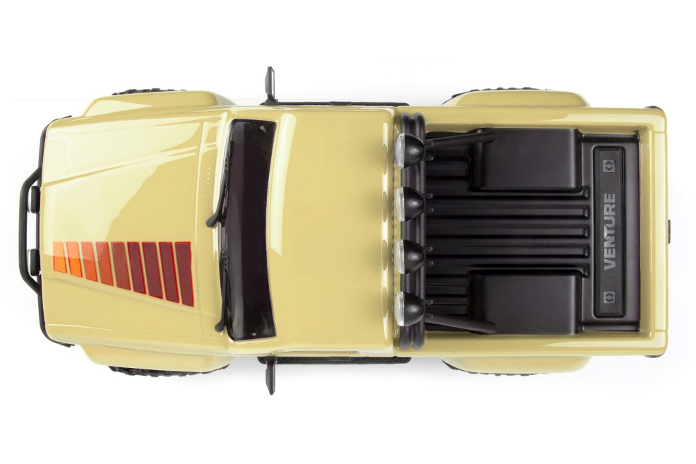 Venture18 1985 Toyota Hilux SR5 - krémový