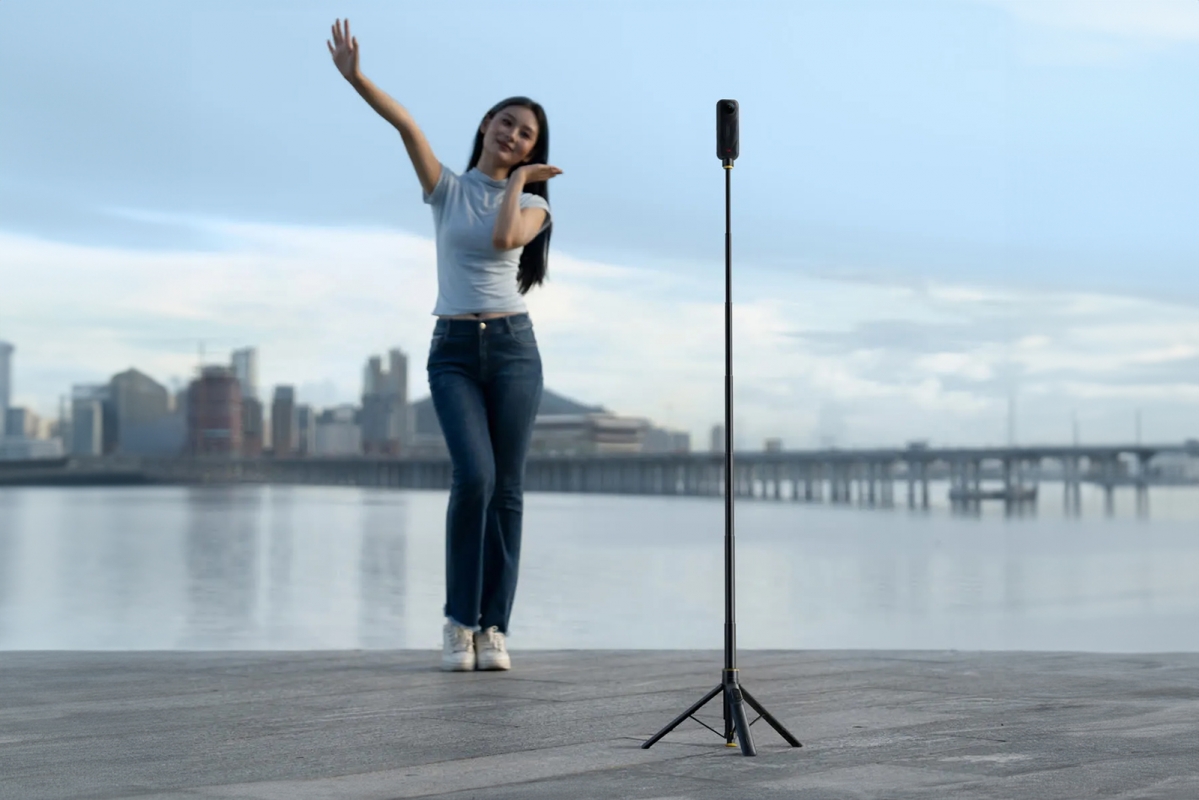 Insta360 2-in-1 Selfie Stick + Throwpod