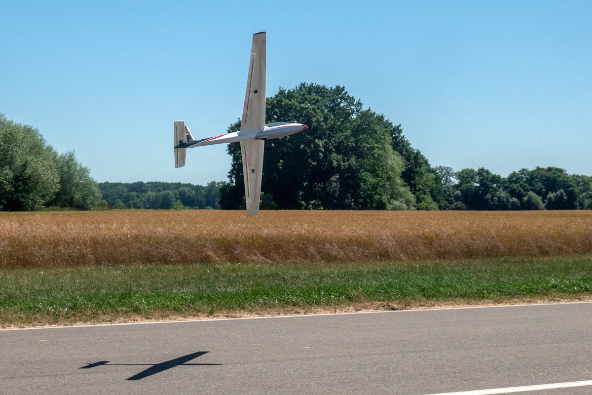 KAVAN Swift S-1 2400mm ARF - červená