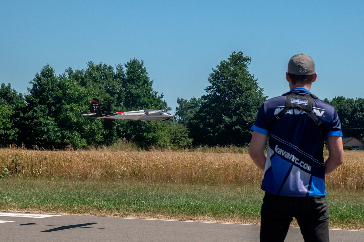 KAVAN Swift S-1 2400mm ARF - červená