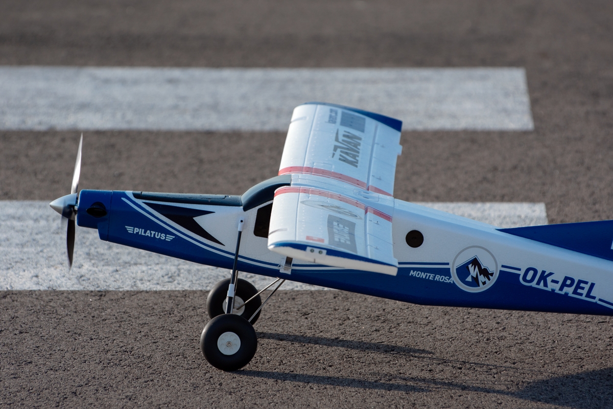 KAVAN Pilatus PC-6 Porter 1500mm ARF - modrá,