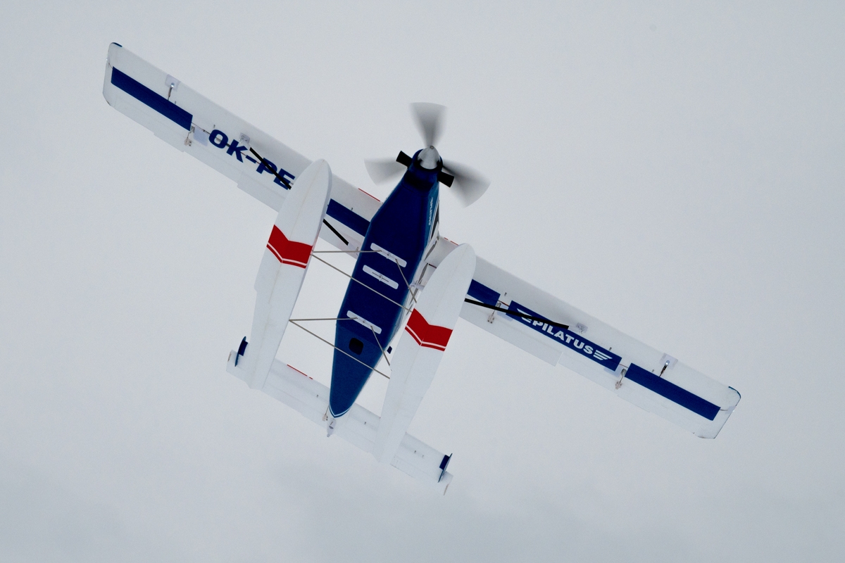 KAVAN Pilatus PC-6 - plováky