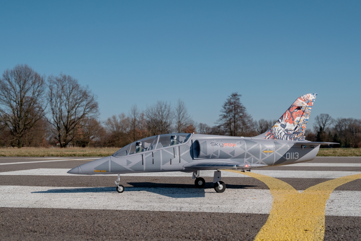 KAVAN L-39 Skyfox 1088mm ARF - šedá