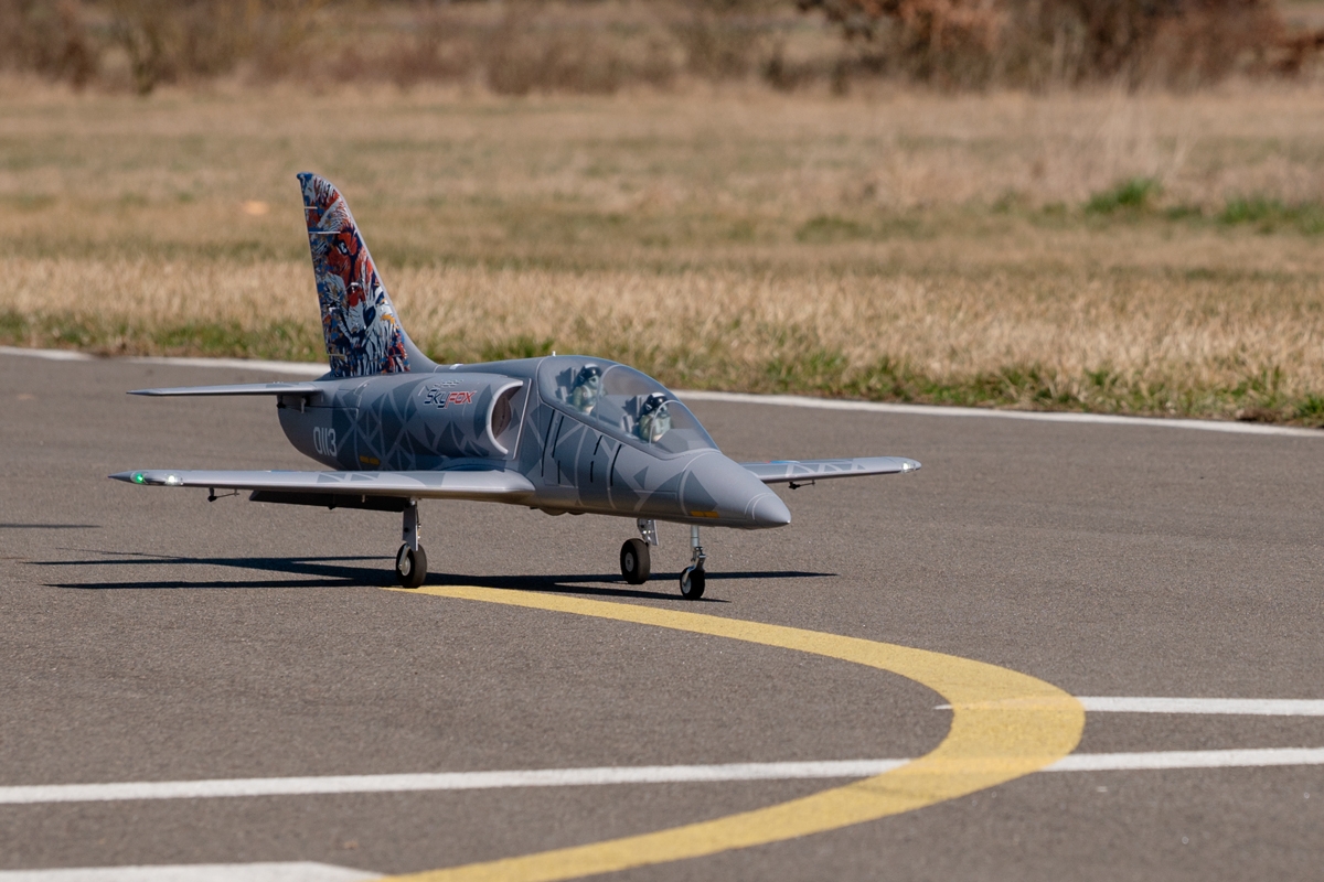 KAVAN L-39 Skyfox 1088mm ARF - šedá