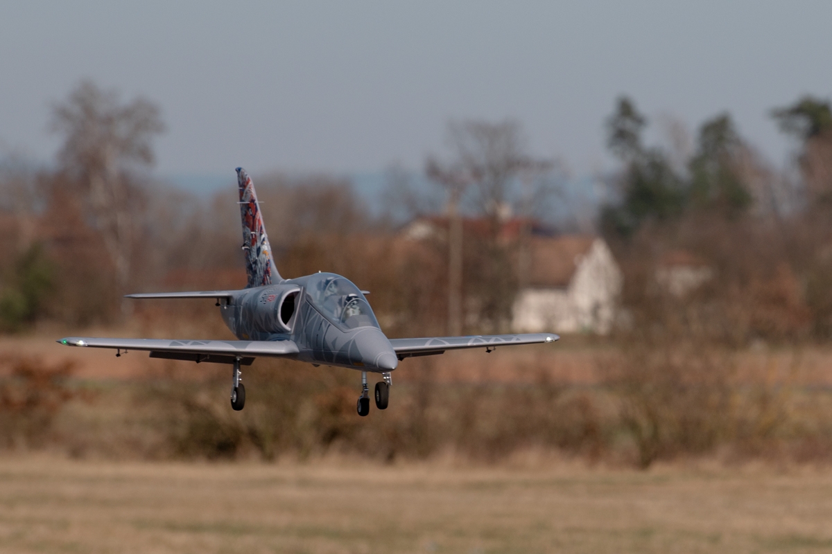 KAVAN L-39 Skyfox 1088mm ARF - šedá