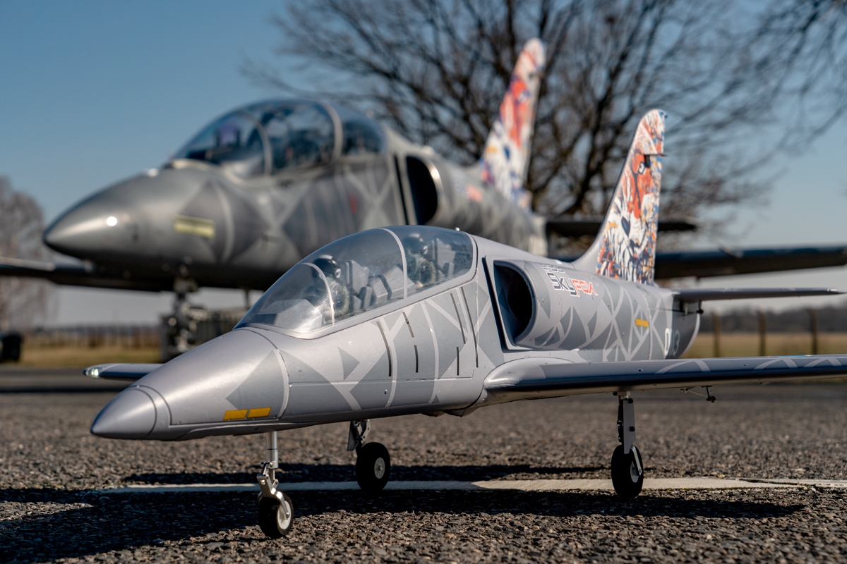 KAVAN L-39 Skyfox 1088mm ARF - šedá