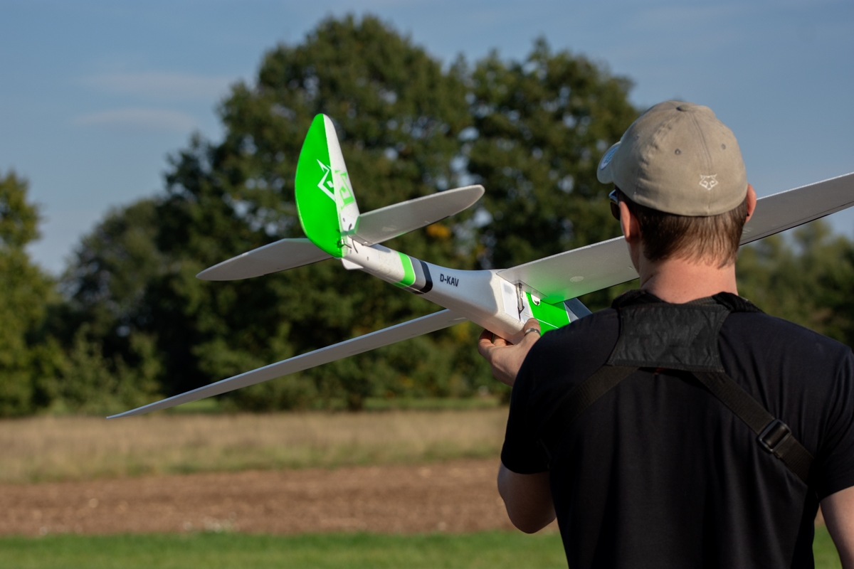 KAVAN Twisty 1512mm ARF - oranžová