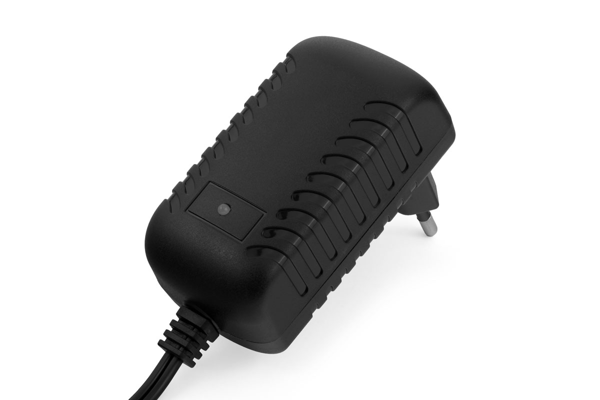 KAVAN C1 Plus NiMH nabíječ 1A,