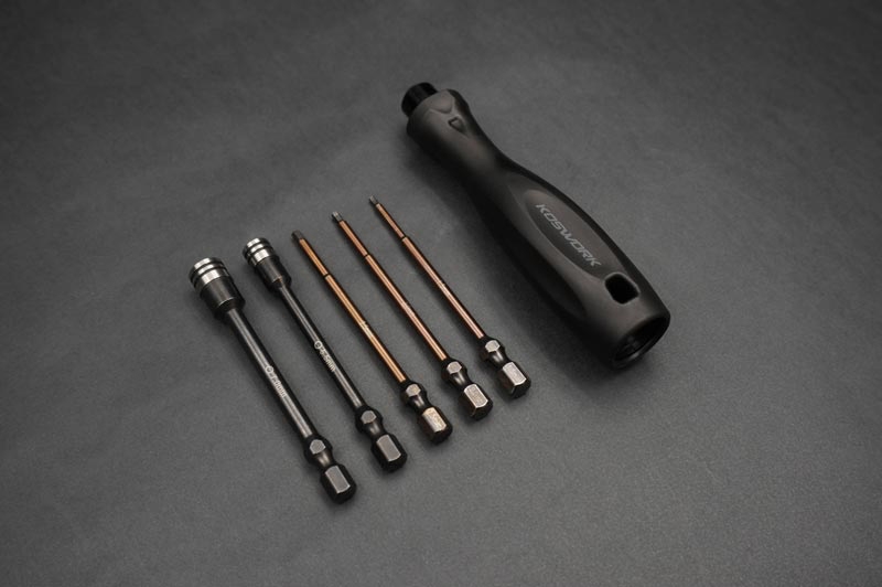 Set 1/4" bitů včetně rukojeti (1.5, 2.0, 2.5mm imbus a 5.5, 7mm nástrčkový)