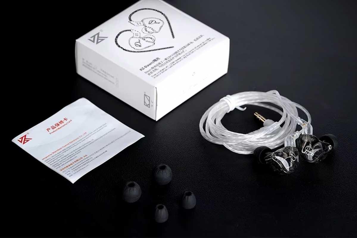 KZ Dawn Sluchátka s mikrofonem (Silver-plated cable)