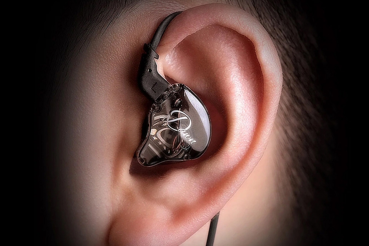 KZ Dawn Sluchátka s mikrofonem (Silver-plated cable)