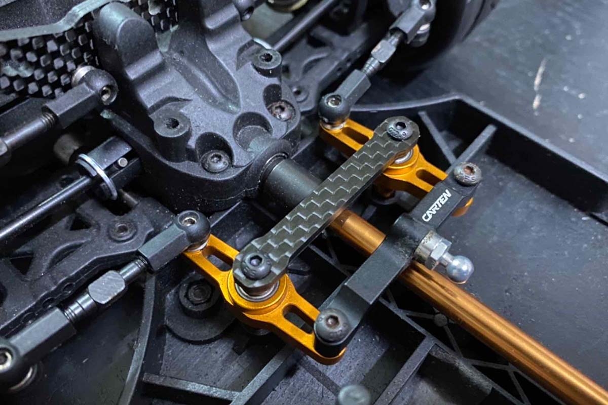 CARTEN uhlíková spojovačka řízení