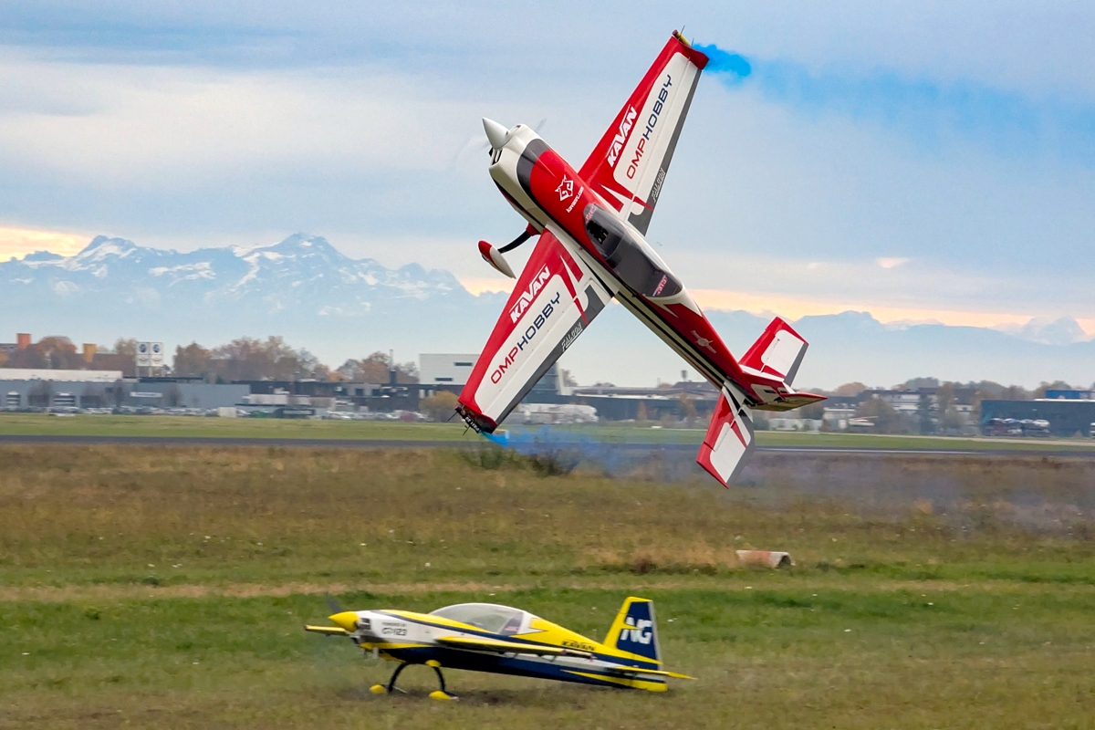 104" Extra NG ARF - zelená 2,64m