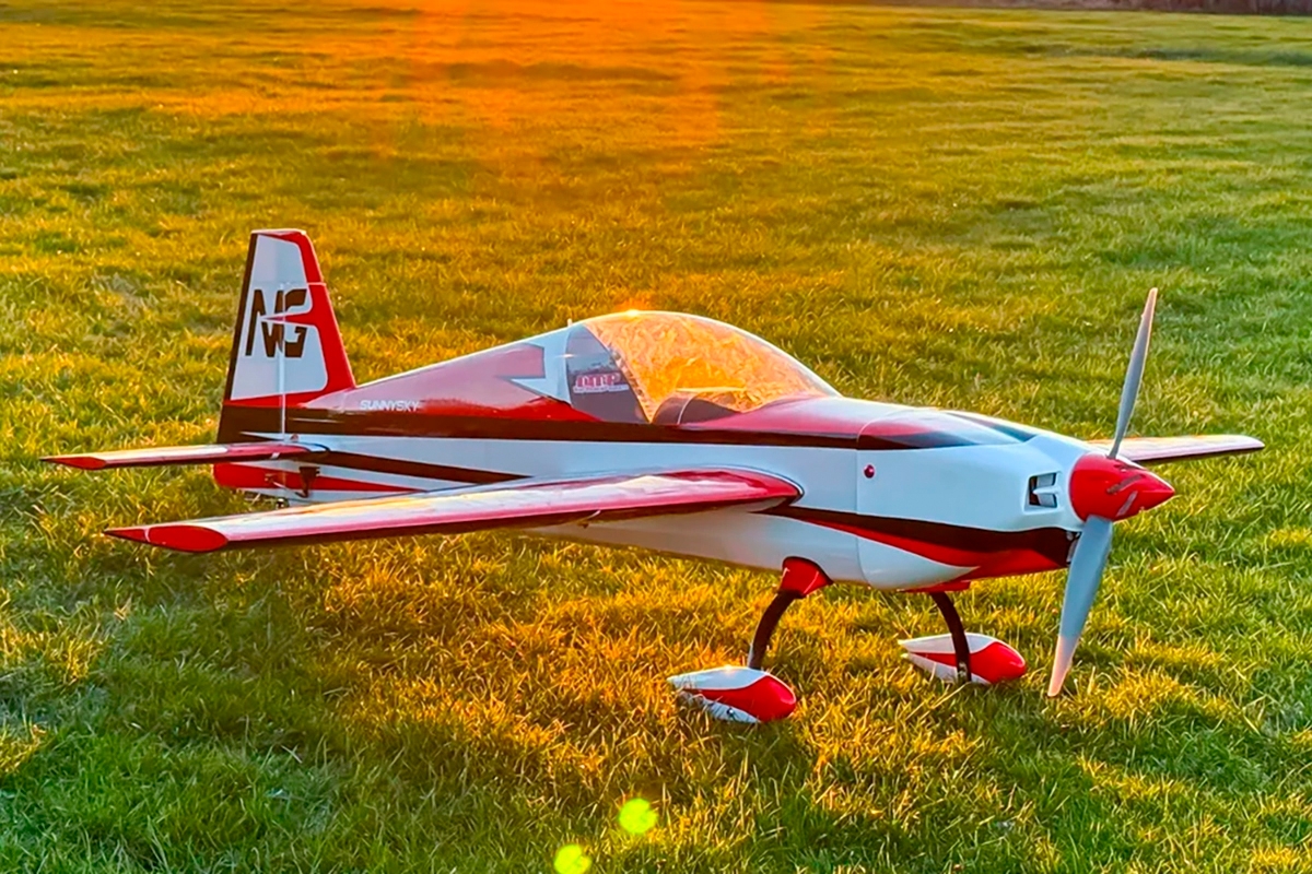 104" Extra NG ARF - zelená 2,64m