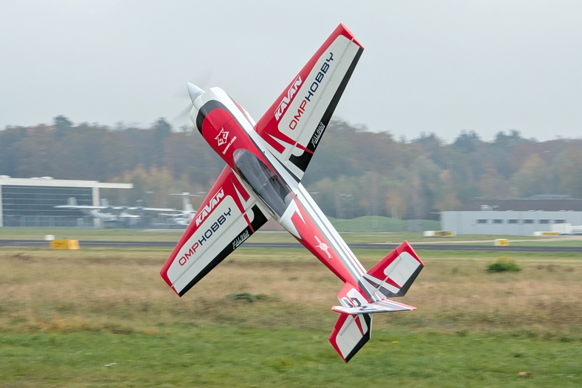 104" Extra NG ARF - zelená 2,64m