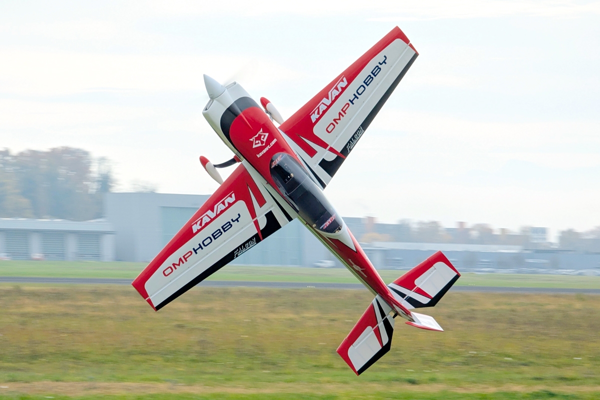 104" Extra NG ARF - červená 2,64m