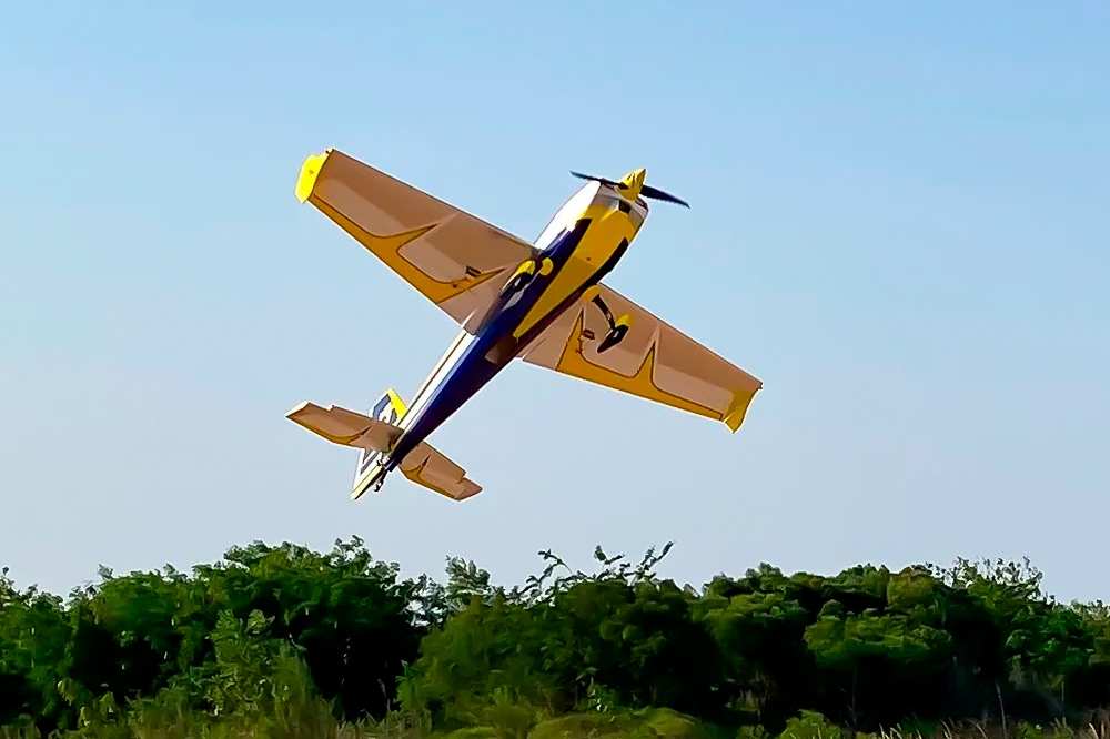 67" Extra NG ARF - žlutá 1,7m