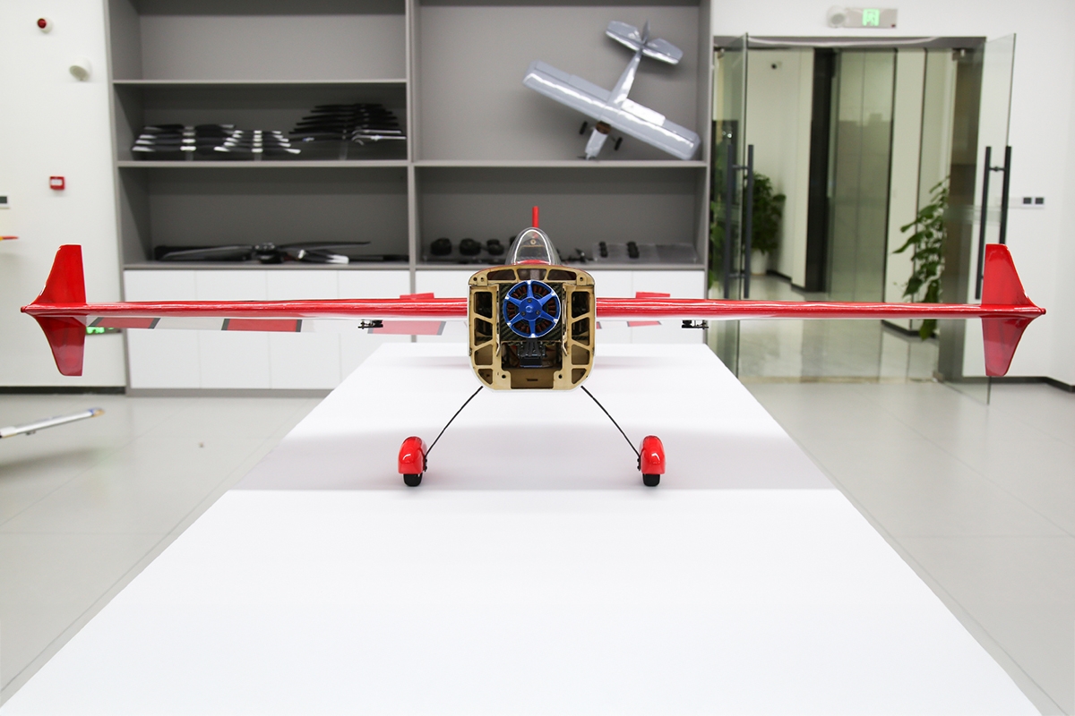 60” Edge 540 V2 ARF - červená 1,52m