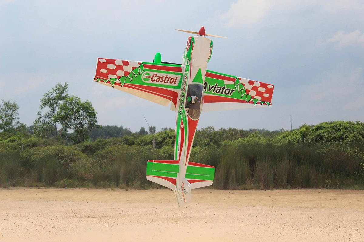 Cap 232 2,46m Červeno/Zelený „Castrol“
